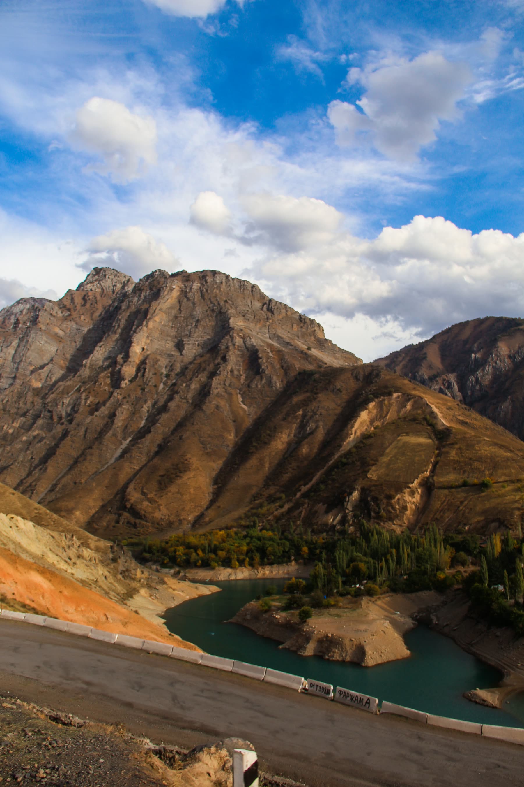 A mountain lake in the Chimgan reserve